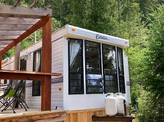 Garden Bay Hideaway - Glamping & Rv