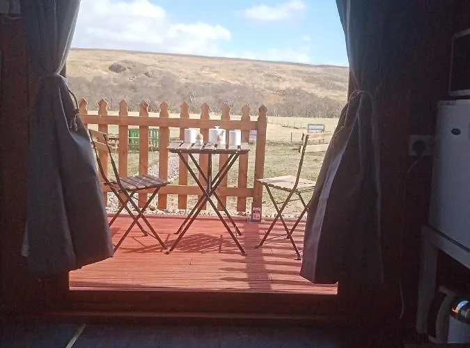 Wee Hoose Glamping 3