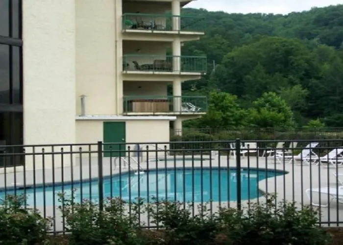 Gatlinburg Chateau Condo 309