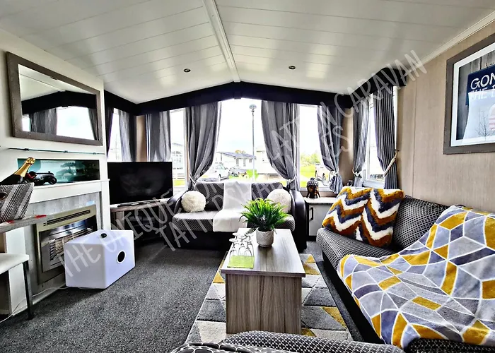 Tattershall Luxury Hot Tub Caravan