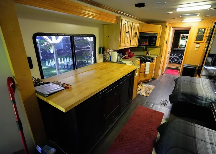 3E *Glamping At Treasure Lake*