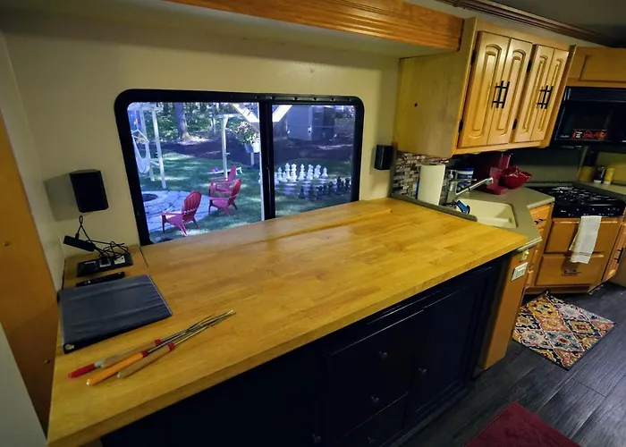 3E *Glamping At Treasure Lake*