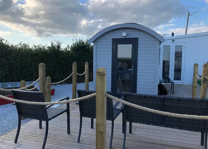 Estuary View - Cosy Shepherds Hut For Two With Private Facilities