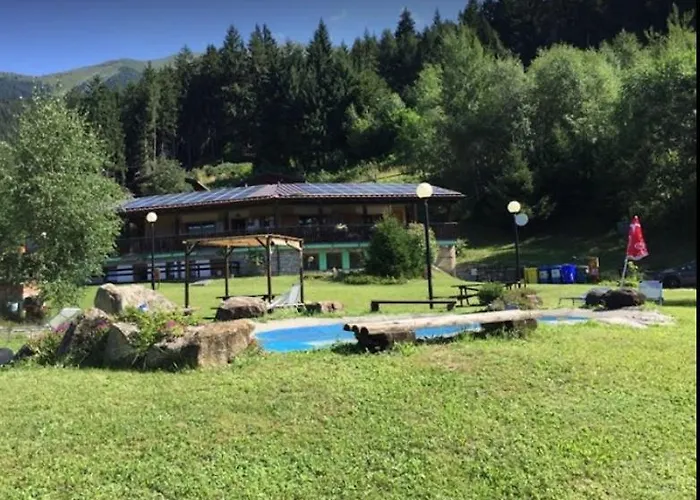 Camping & Chalet Pian Della Regina