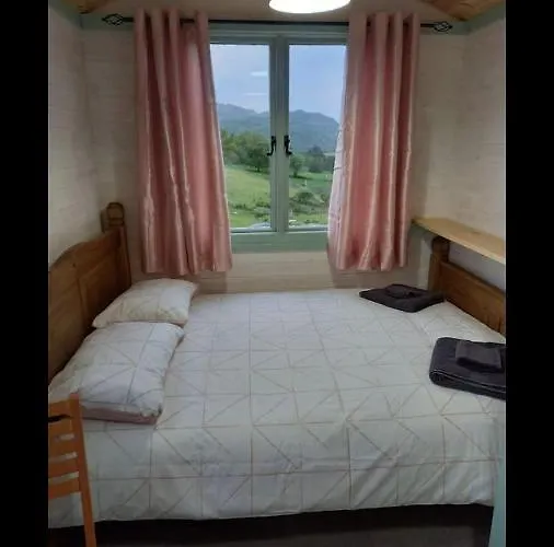 Shepherds Hut Lowri