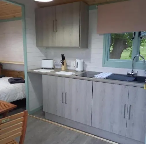 Shepherds Hut Lowri