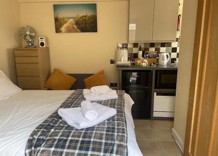 Auntie Bett'S - Cosy Double Bedded Ensuite Room With Mini Kitchen