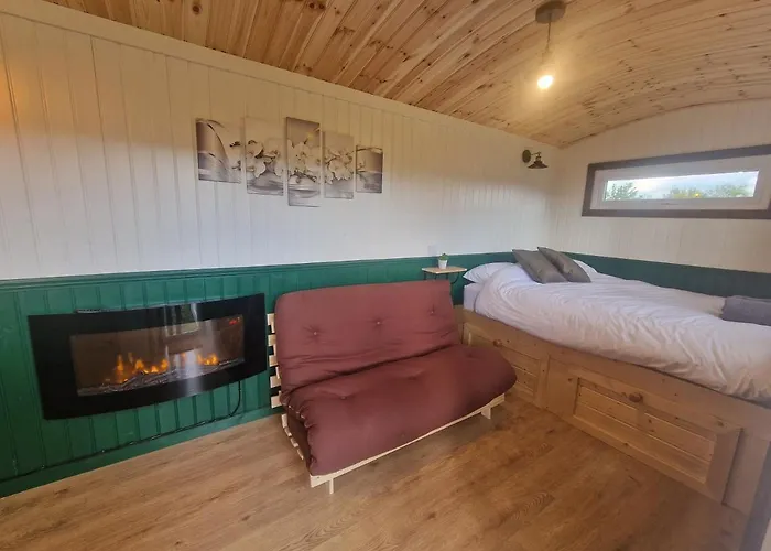 Cwtch Glamping Shepherds Huts