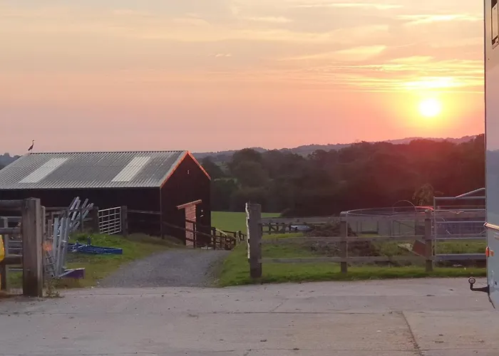 Knapp Farm Glamping Lodge 2