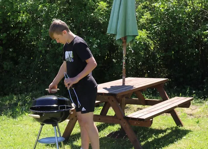 Knapp Farm Glamping Lodge 2