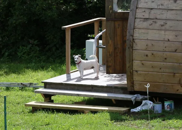 Knapp Farm Glamping Puki Pod