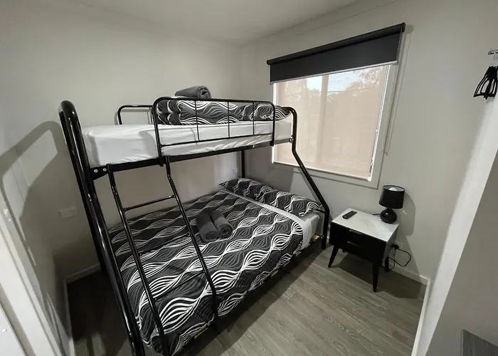 Acacia Caravan Park & Holiday Units