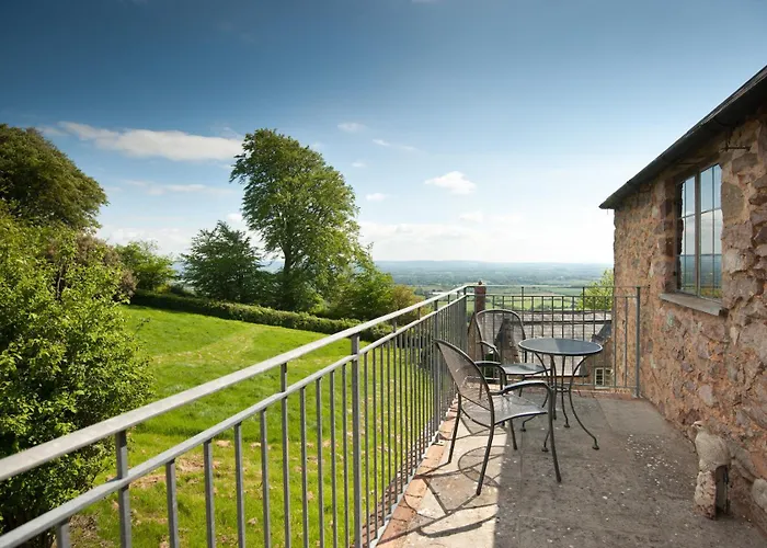 Tilbury Shepherd Huts & Holiday Cottages With Hot Tubs