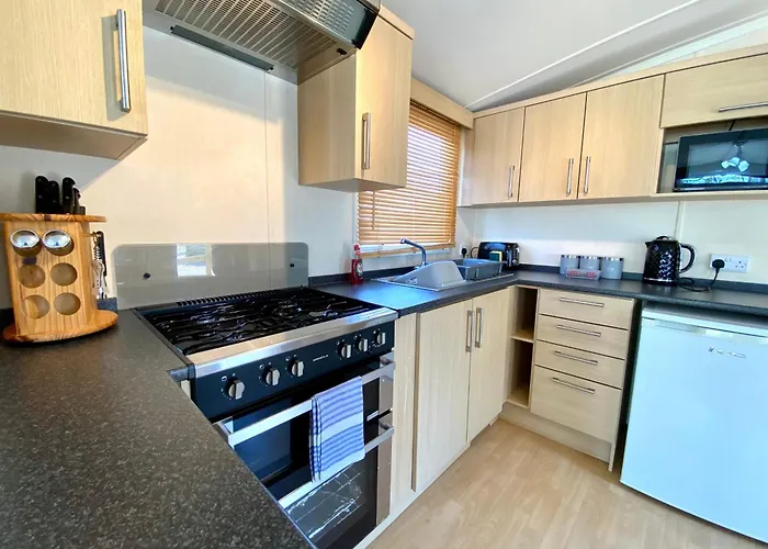 Elletson Park Wood Fired Hot Tubs, Caravans & Pods