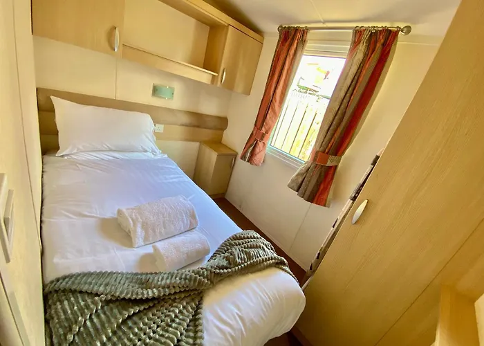 Elletson Park Wood Fired Hot Tubs, Caravans & Pods