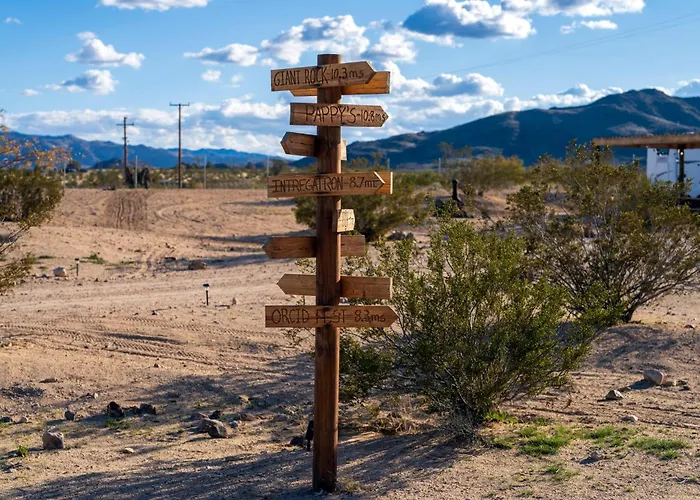 Joshua Tree Village Campground - Glamping Retreat