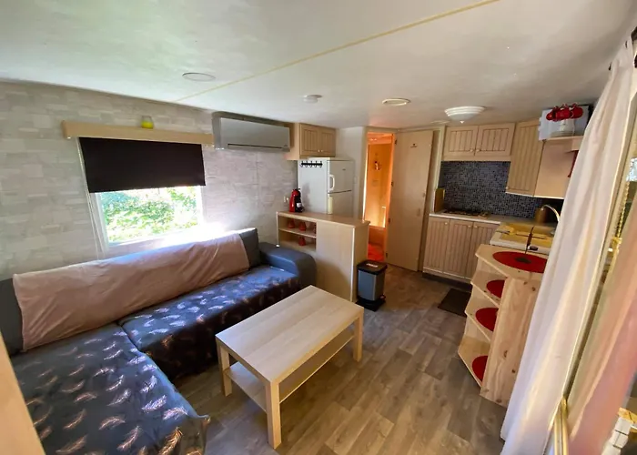 Mobil Home Au Camping Sellig