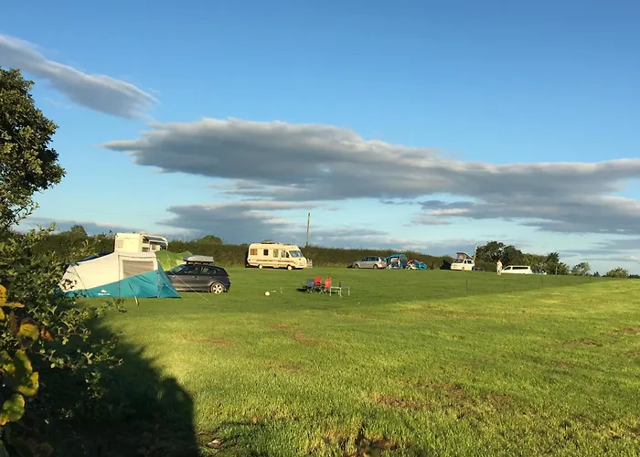 Carreg Y Gwynt Campsite - Touring And Tent Pitches