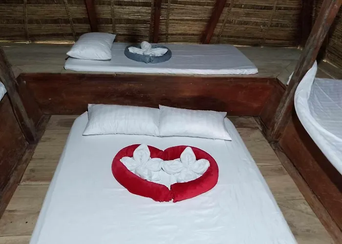 Bamboo Huts Farm Stay At Humming Strawberry Farm