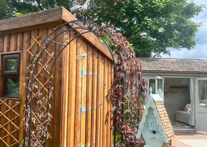 Birds And The Bees Summer House