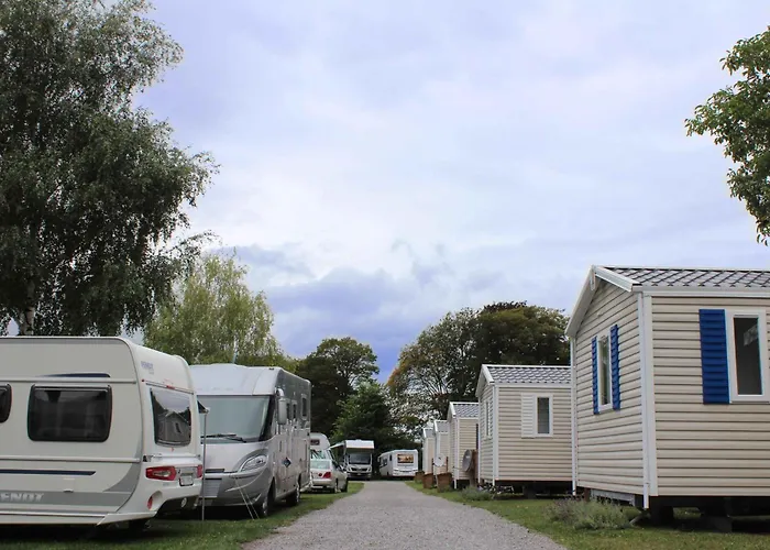 Camping De La Piscine