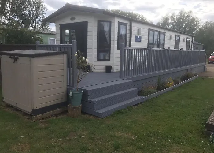 Beautiful 2 Bedroom Caravan On Billing Aquadrome
