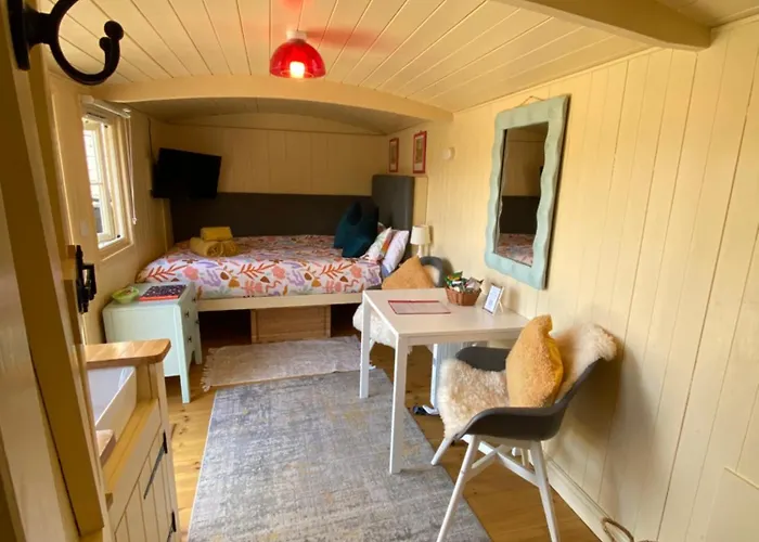 The Hut At Bay Tree Farm, Nympsfield