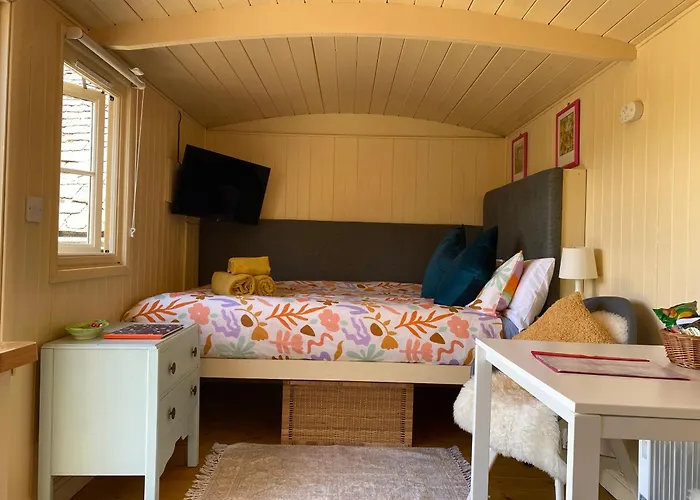 The Hut At Bay Tree Farm, Nympsfield