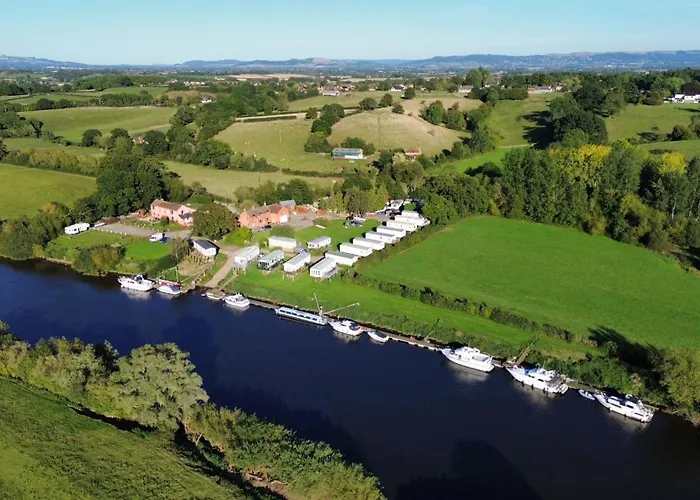 Severnside Boat And Caravan Park Gloucestershire - Caravan 1