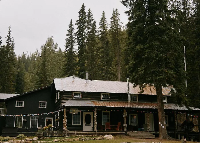 Rustic Beaverfoot Lodge
