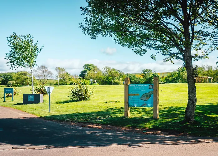 Thurston Manor Standard Daisy Caravan Pet Welcome Sleeps 6 4