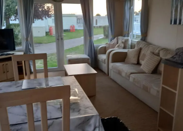 Dovercourt Holiday Park Swift Johnson Low Road Harwich Essex Co12 3Tz
