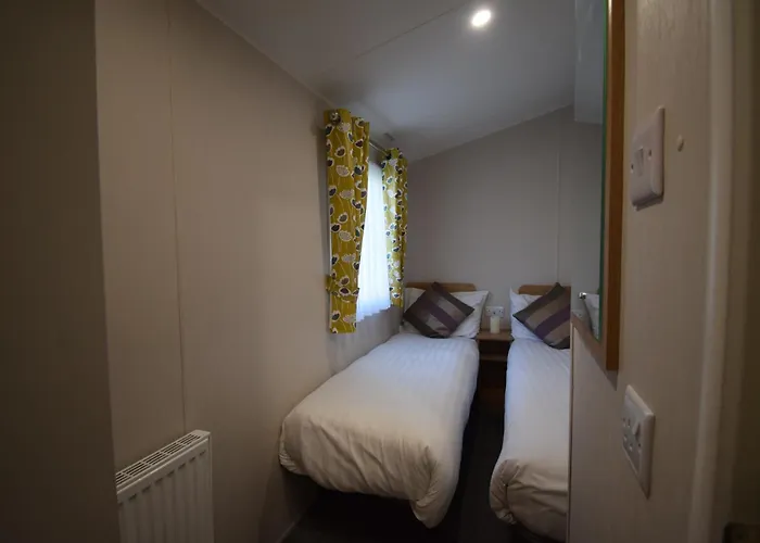 25 Poplars Way Walton On Naze