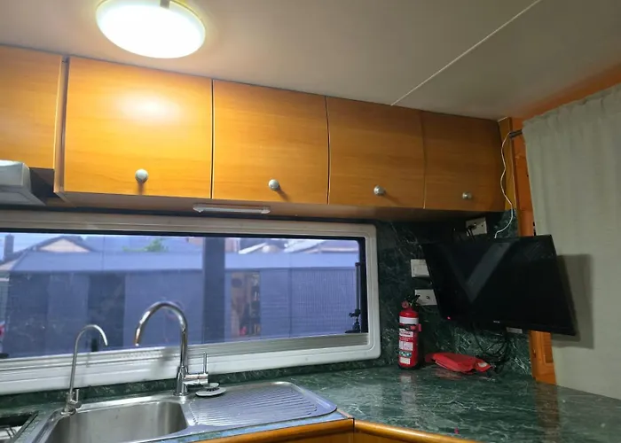 Caravan At 36 Clarevale