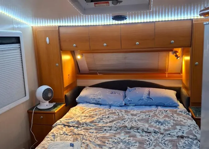 Caravan At 36 Clarevale