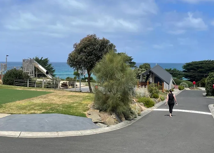 Cozy Cabin By The Beach