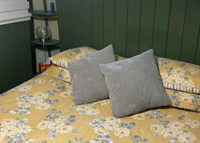 Swallowfield Glamping-The Last Stop
