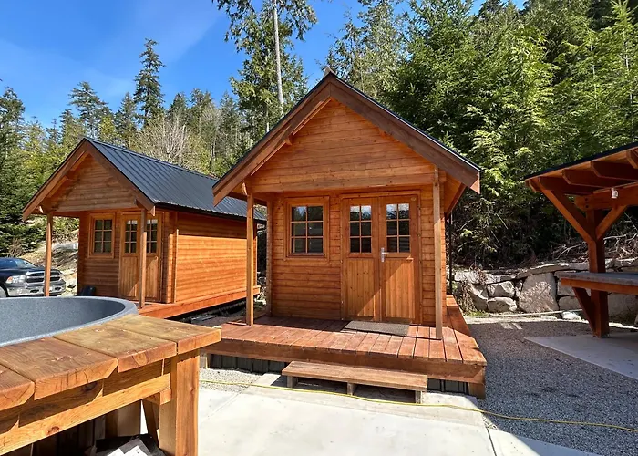 Garden Bay Hideaway - Glamping & Rv