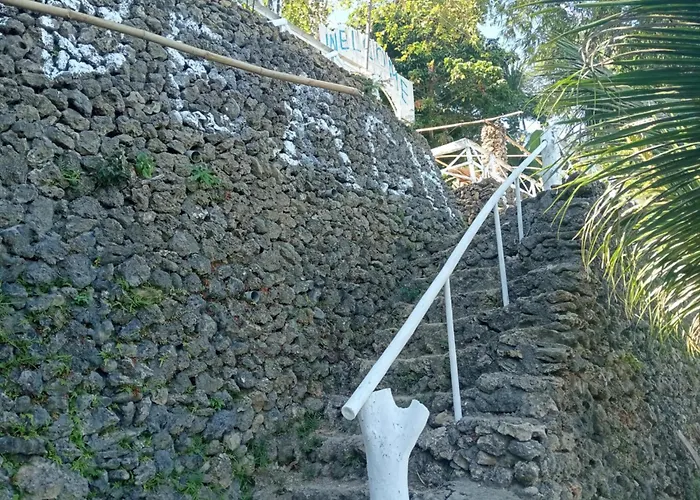 Aiko Beach Isla Sunrise Resort