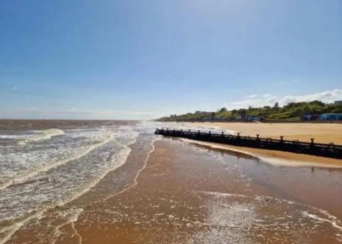 Modern 3 Bedroom Caravan Near The Beach