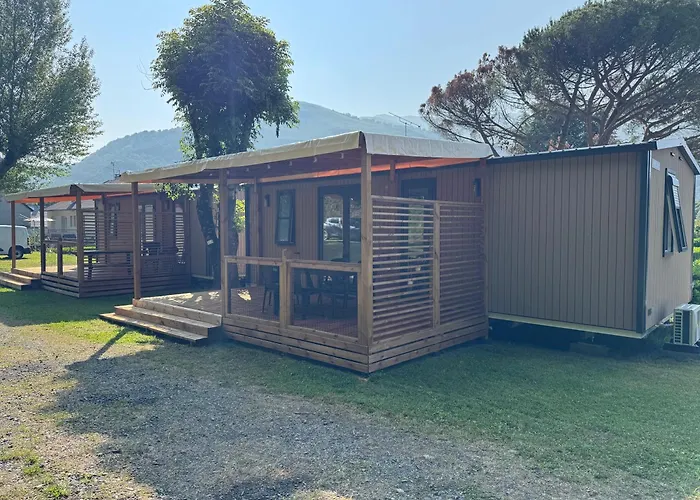 Camping Familial - Parc Aquatique - Grande Aire De Jeux A La Montagne
