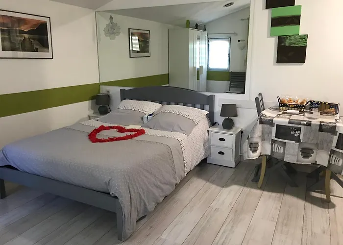 Chalet, Piscine, Jardin Cloture, Animaux Acceptes