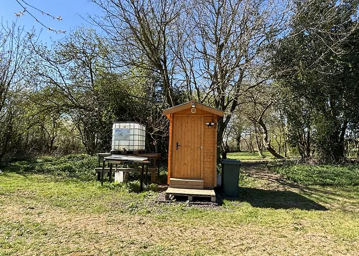 The Outpost - Glamping & Camping