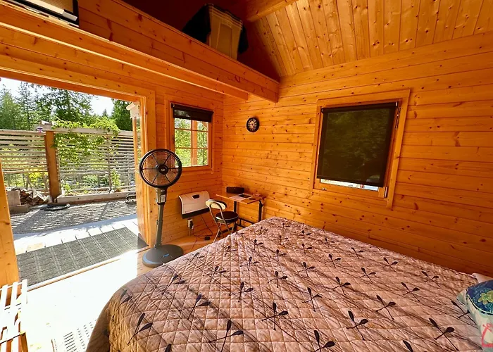 Garden Bay Hideaway - Glamping & Rv