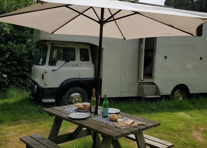 Monroe Horsebox Glamping