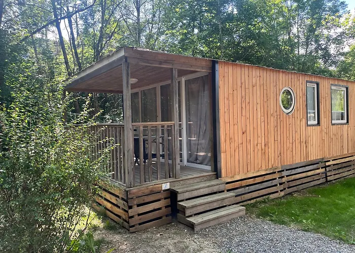 Villages De Chalets Et Camping La Pierre De L'Aigle