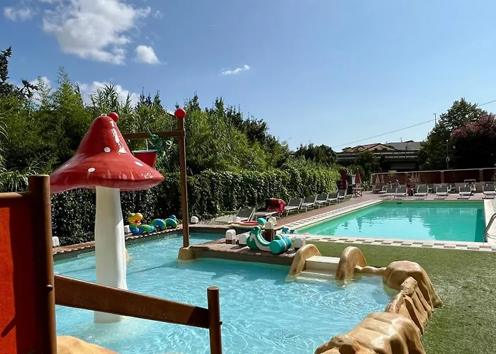 Glampchalet 5 Persone Pool&Parking-Pietra Ligure