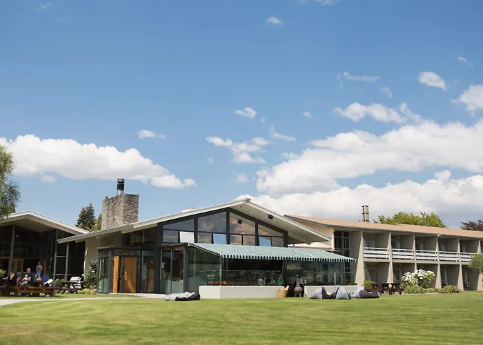 Wanaka Hotel