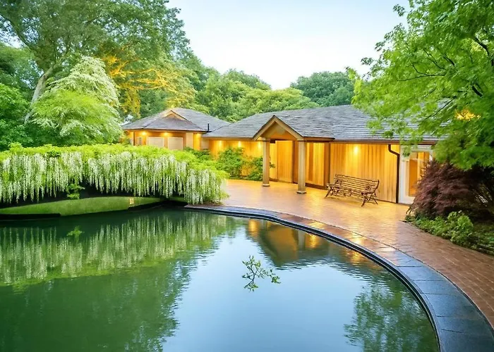 Pinetum Garden Retreats