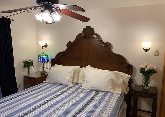 The Woods Hotel - Gay Lgbtq Cabins Guerneville